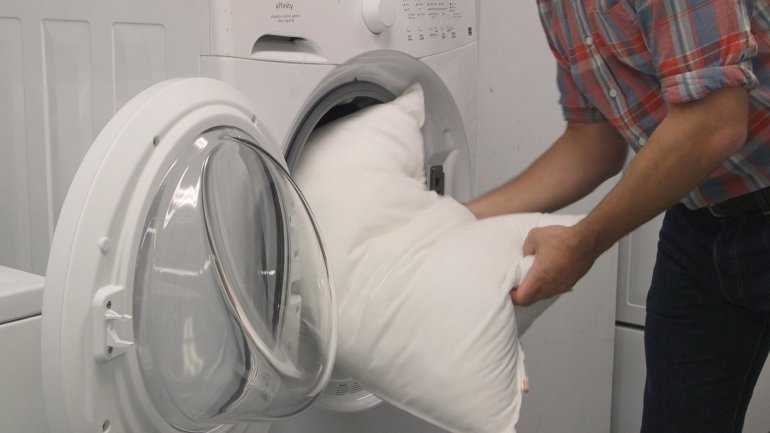 Как постирать подушку в стиральной машинке