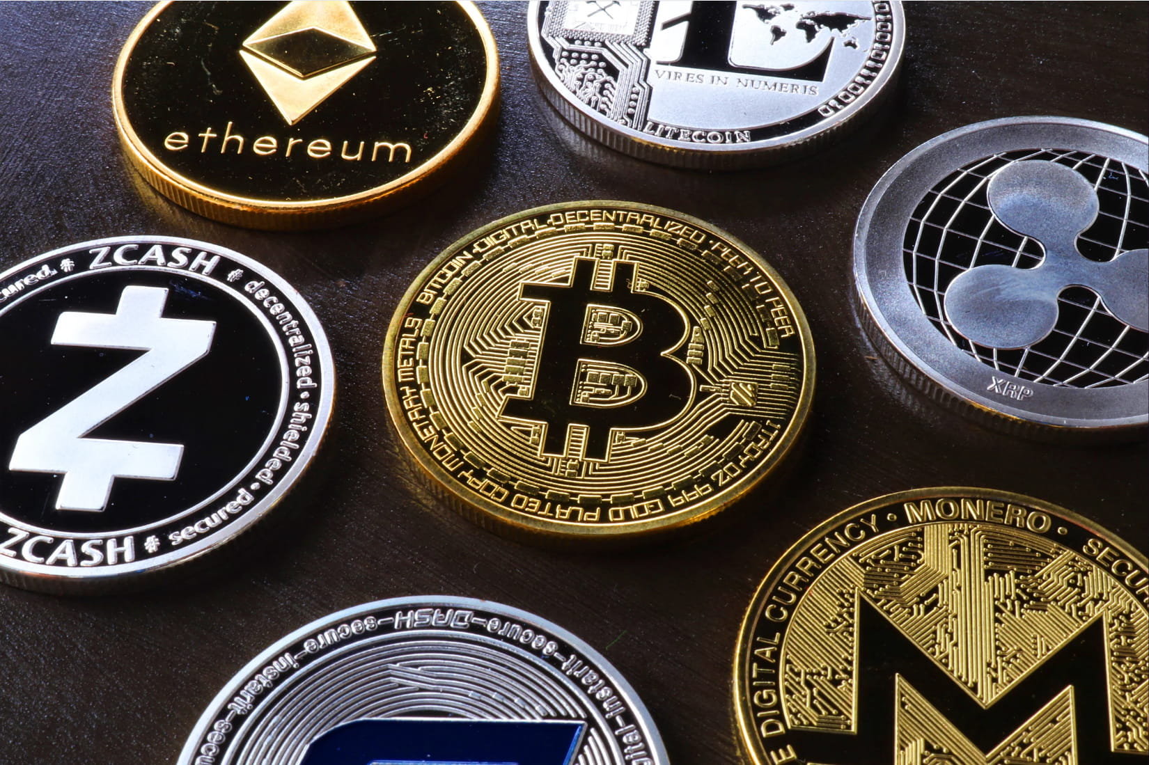 Биткоин: что это и как работает (простым языком) - 2023