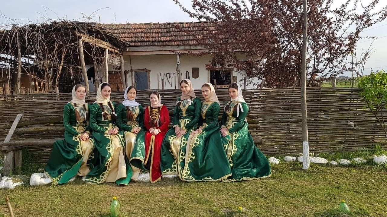 Чеченцы — происхождение народа, где и как живут, традиции, одежда, кухня