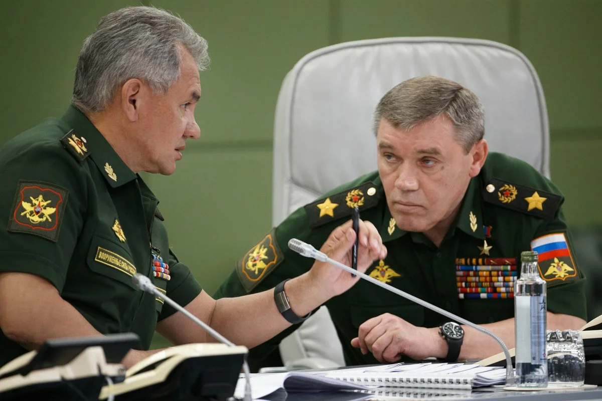 Офицерские звания в российской армии: полная иерархия высших чинов