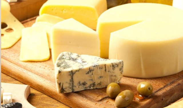 Моцарелла (mozzarella) — состав, калорийность сыра, польза, вред, вино к сыру — cheezu